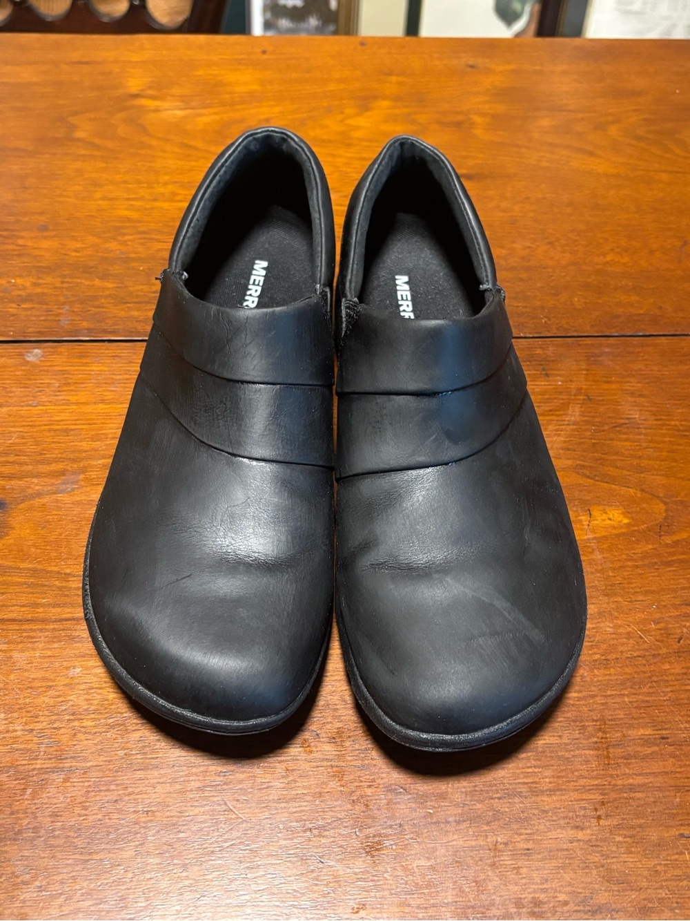 Merrell Women’s Black Leather Slip-On Clogs Size 8